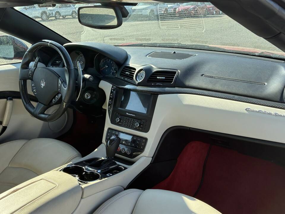 Image 30/54 of Maserati GranCabrio Sport (2015)