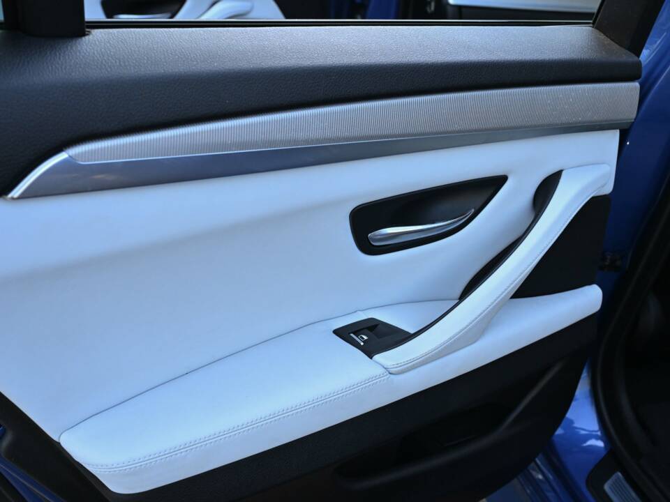 Bild 50/50 von BMW M5 (2014)