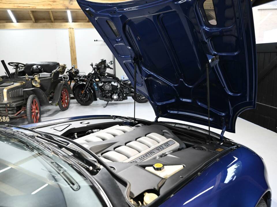 Image 18/50 of Aston Martin DB 7 GT (2004)