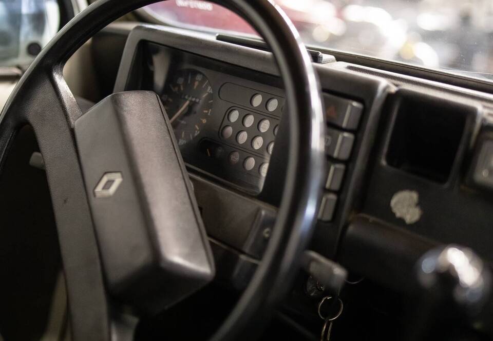 Immagine 20/54 di Renault R 4 TL (1987)