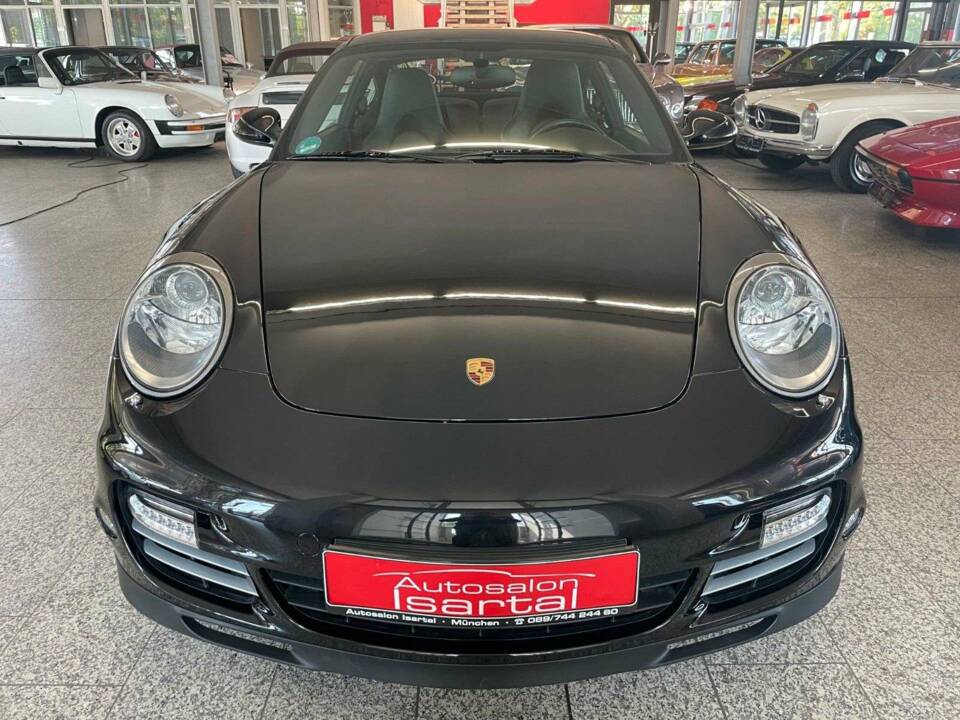 Immagine 2/17 di Porsche 911 Turbo (2010)