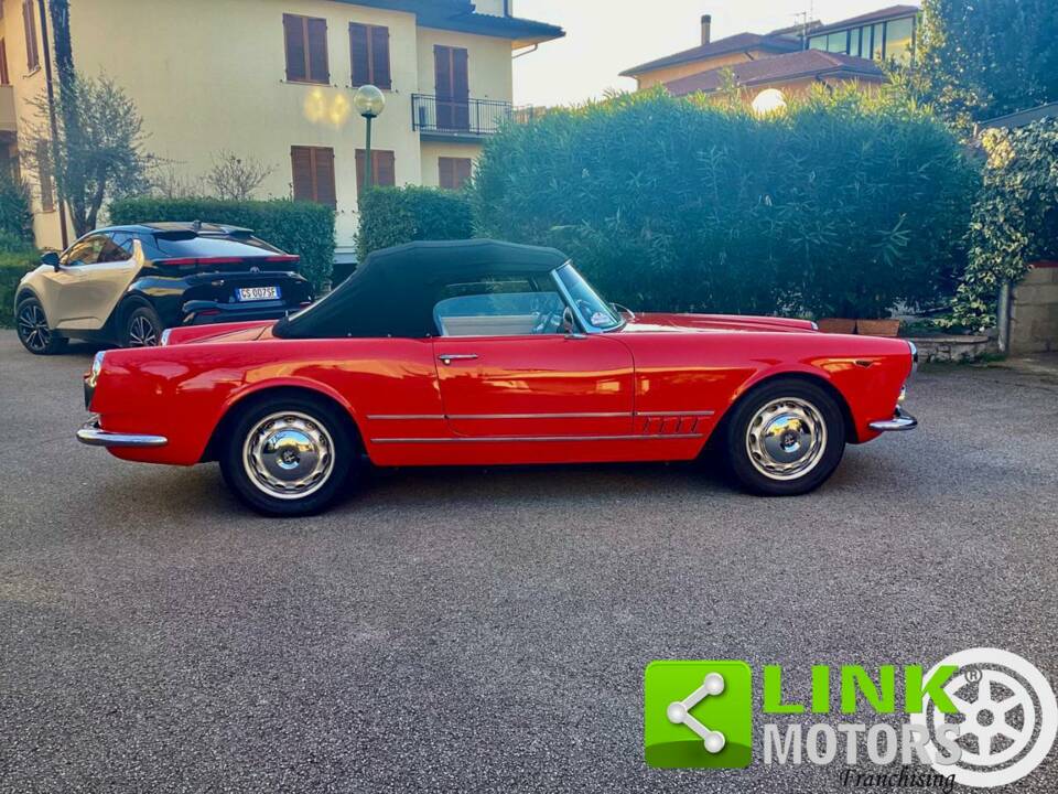 Image 4/10 of Alfa Romeo 2000 Spider (1960)