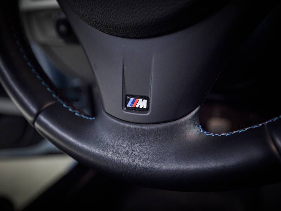 Image 62/100 of BMW M3 (2006)