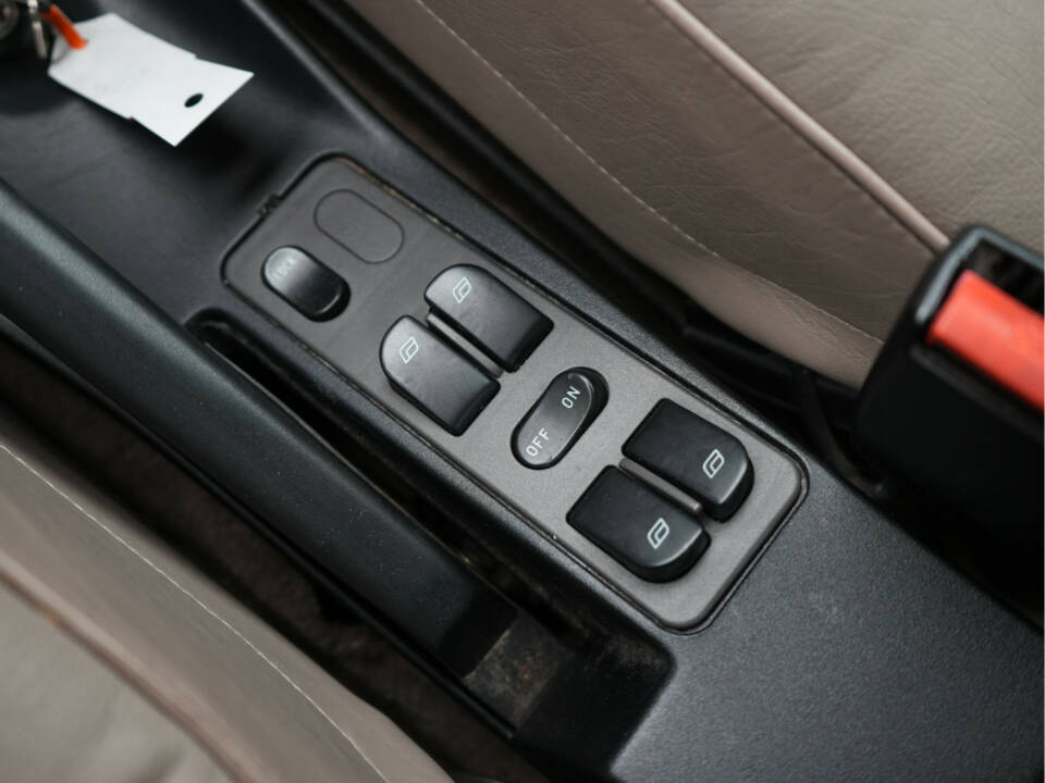 Image 18/29 of Saab 900 2.0i 16V (1993)