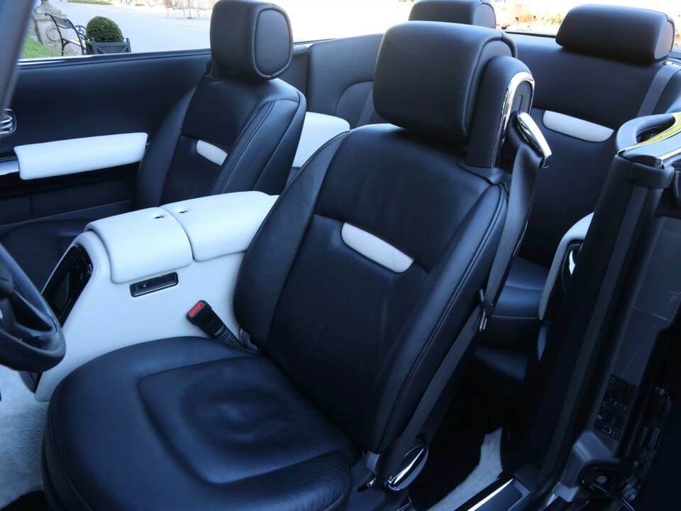 Image 42/50 of Rolls-Royce Phantom DHC (2009)
