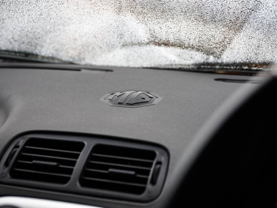 Image 22/37 of MG TF 135 (2005)