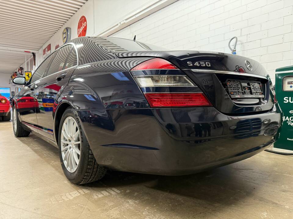 Image 15/18 of Mercedes-Benz S 450 4MATIC (2007)