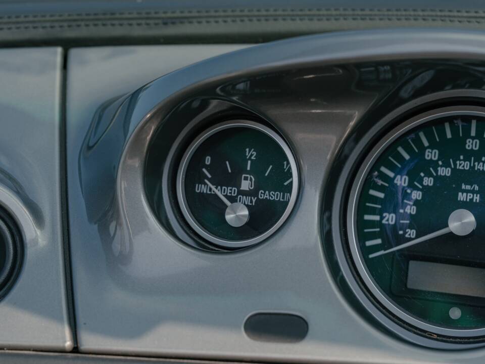Image 114/185 of BMW Z8 (2001)