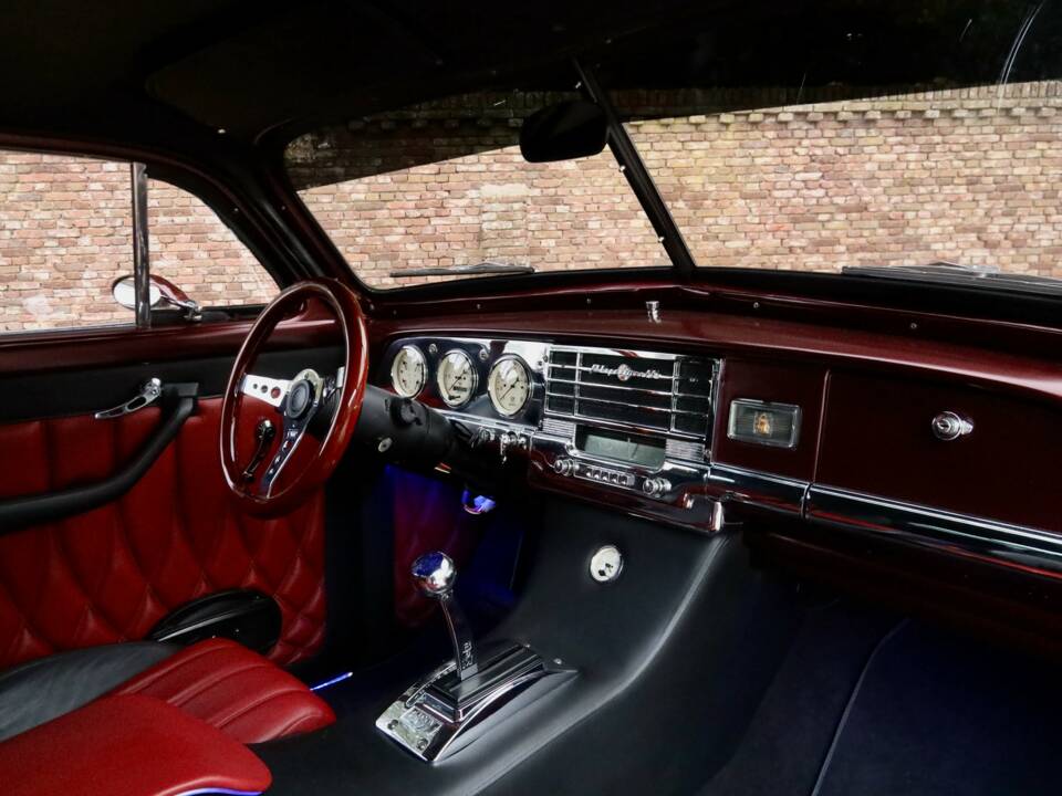 Image 24/50 of Plymouth Special Deluxe (1950)