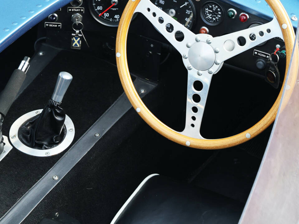Image 50/60 of Jaguar D-Type (1967)