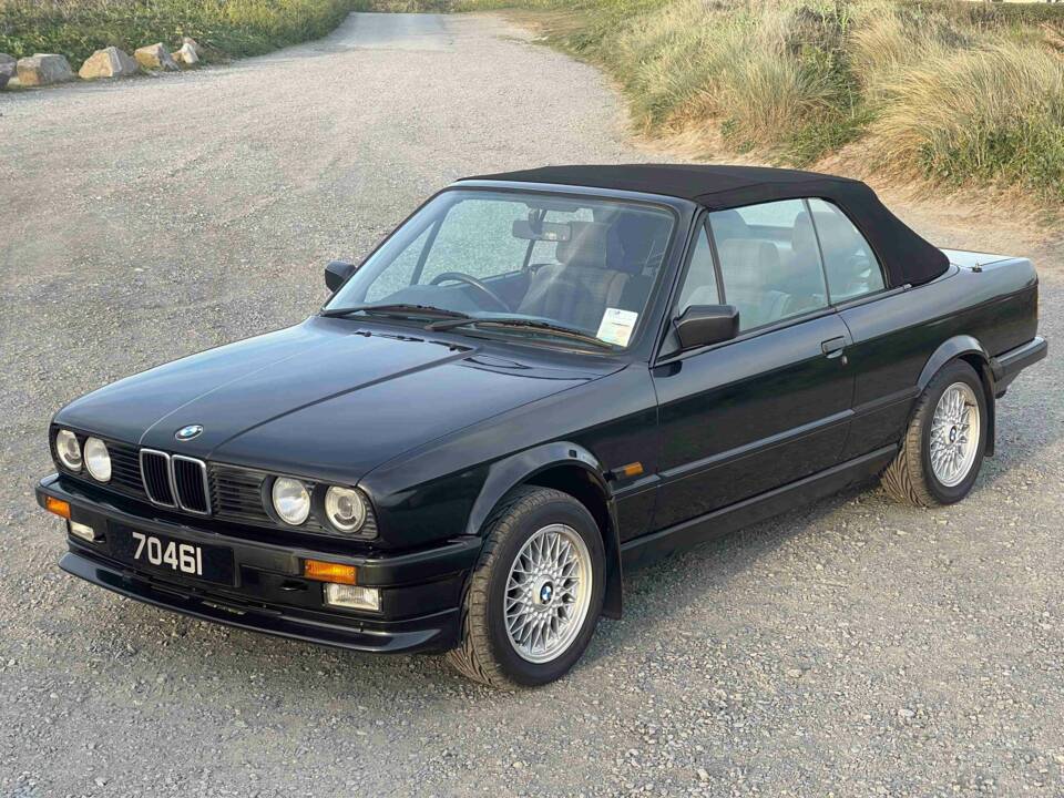 Image 2/12 of BMW 325i (1990)