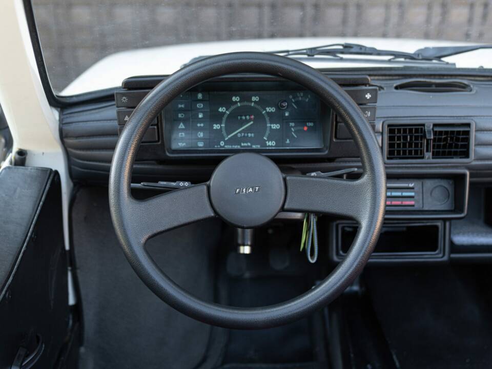 Image 40/50 de FIAT 126 Pop 2000 (1992)