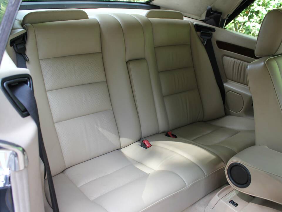 Bild 16/22 von Mercedes-Benz E 320 (1994)
