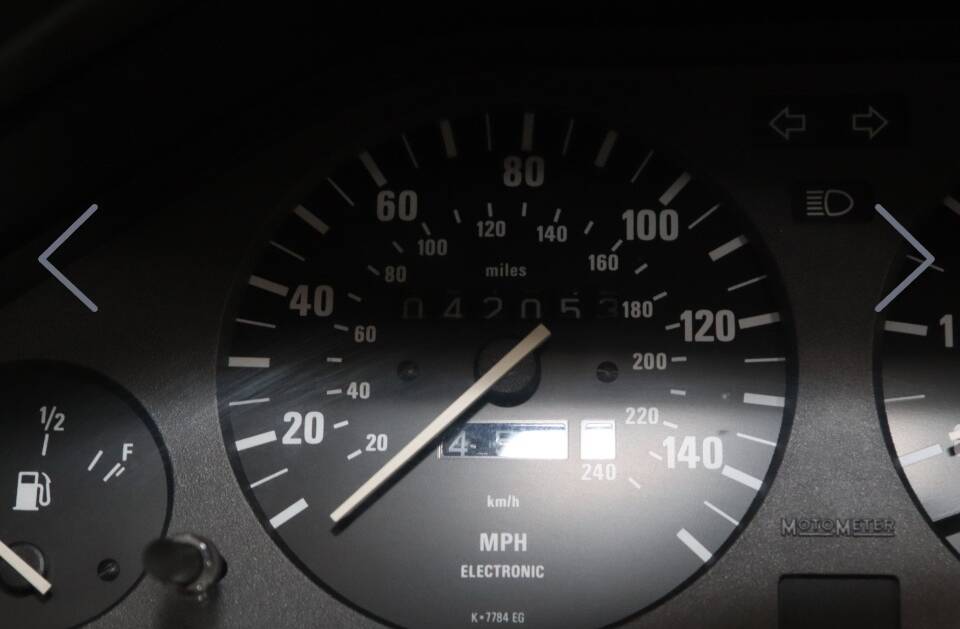 Bild 17/33 von BMW 318i (1993)