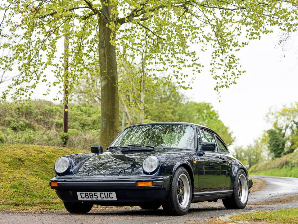 Image 37/50 of Porsche 911 Carrera 3.2 (1985)