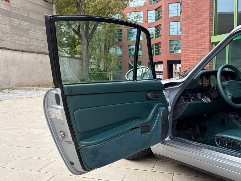 Afbeelding 15/73 van Porsche 911 Carrera 4 (1995)