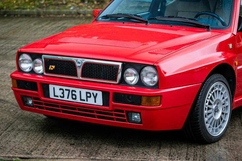 Image 8/50 de Lancia Delta HF Integrale Evoluzione II (1993)