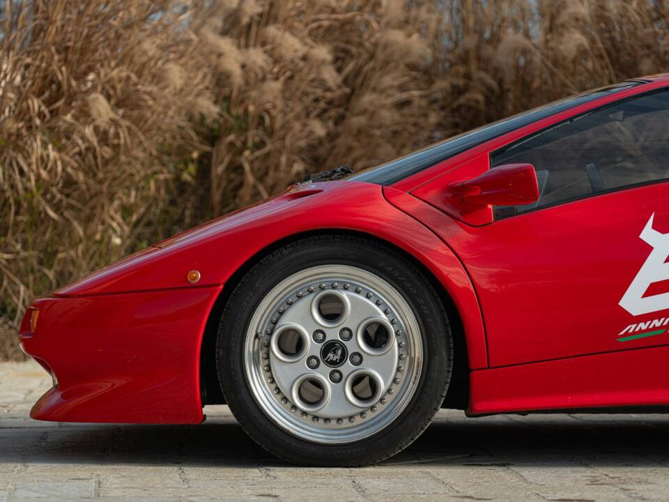 Immagine 45/50 di Lamborghini Diablo VT (1993)
