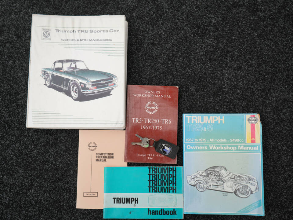 Image 31/33 of Triumph TR 6 (1969)