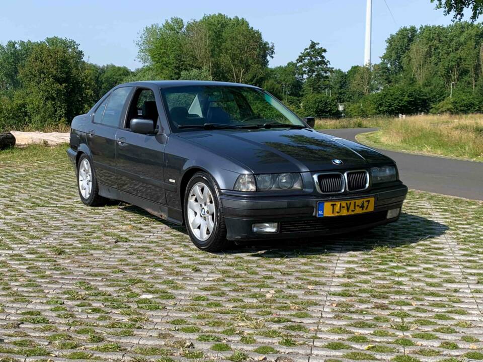 Image 1/5 of BMW 316i (1998)
