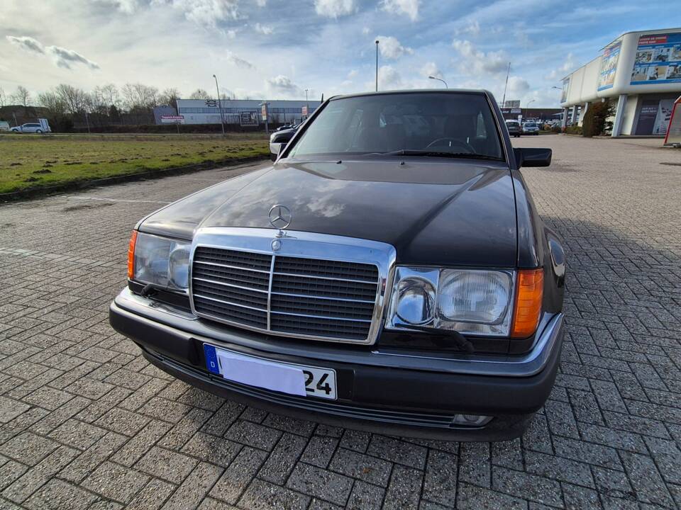 Bild 2/10 von Mercedes-Benz 500 E (1993)