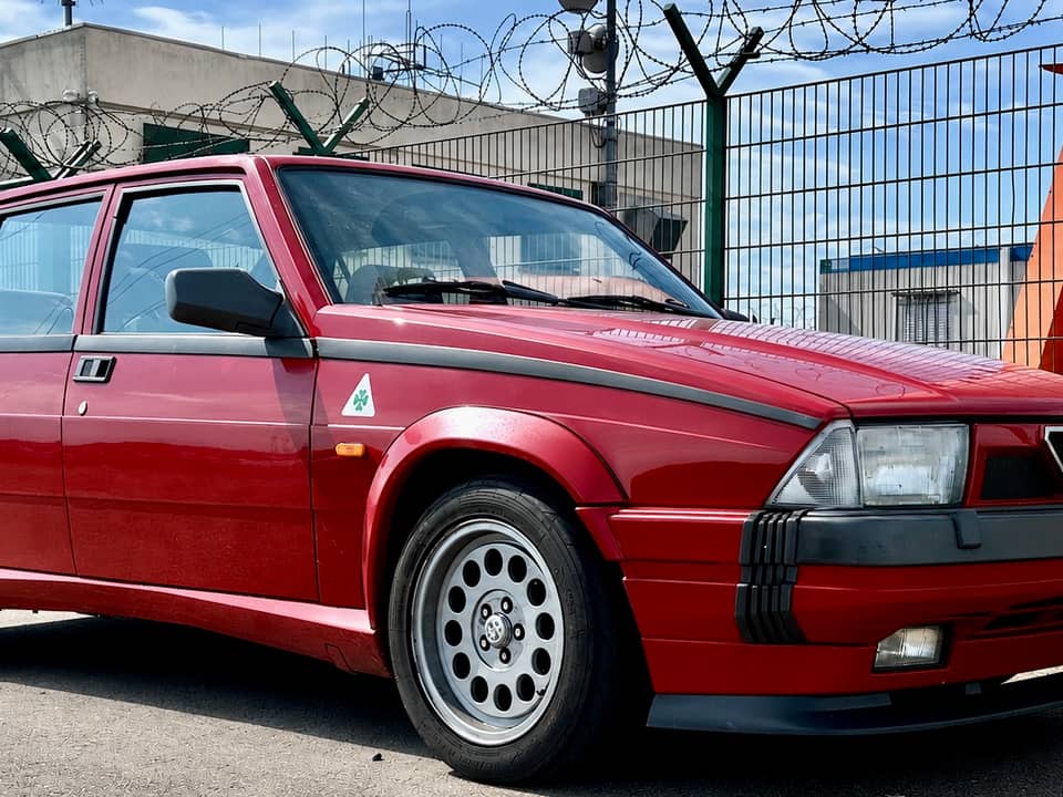 Image 1/30 of Alfa Romeo 75 3.0 V6 QV (1991)