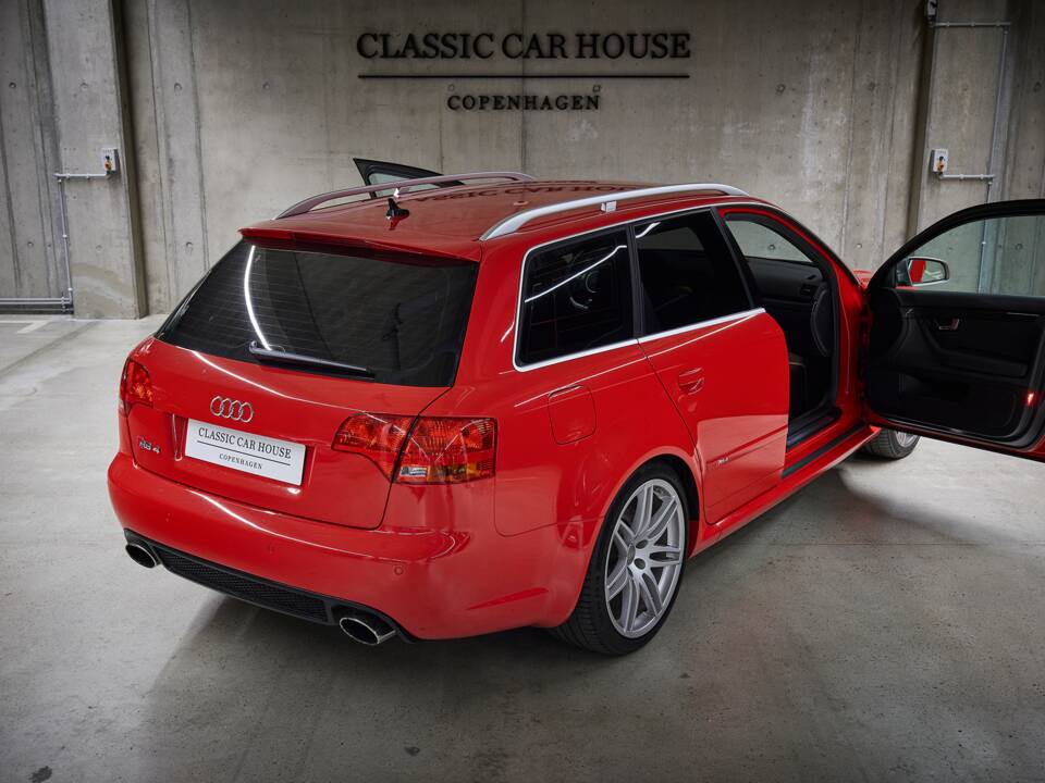 Image 20/95 of Audi RS4 Avant (2006)