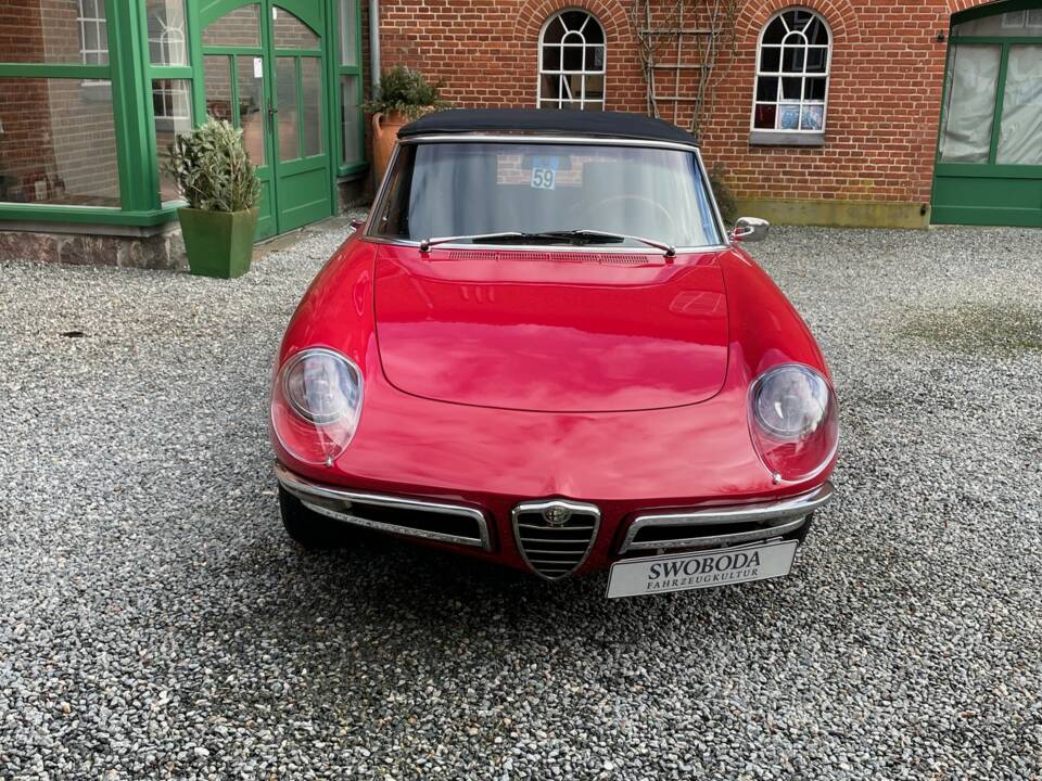 Image 5/15 de Alfa Romeo 1750 Spider (1973)