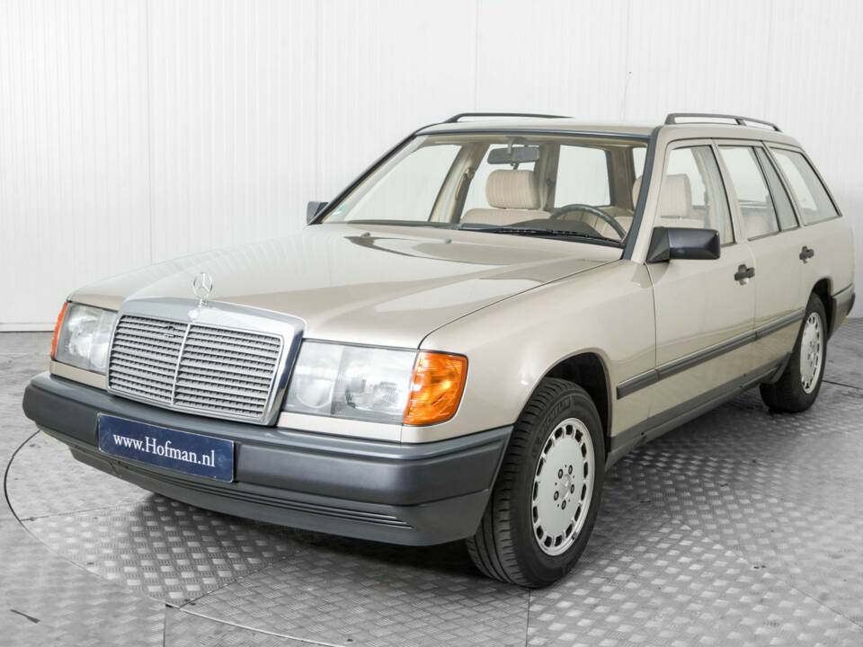 Bild 18/50 von Mercedes-Benz 230 TE (1987)