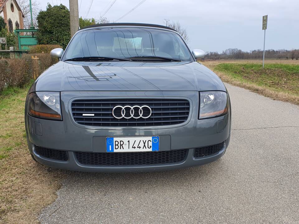 Immagine 2/15 di Audi TT 1.8 T quattro (2001)