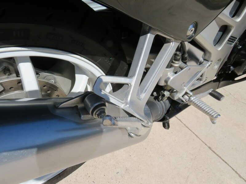 Image 34/44 de Honda VFR 750F (1991)