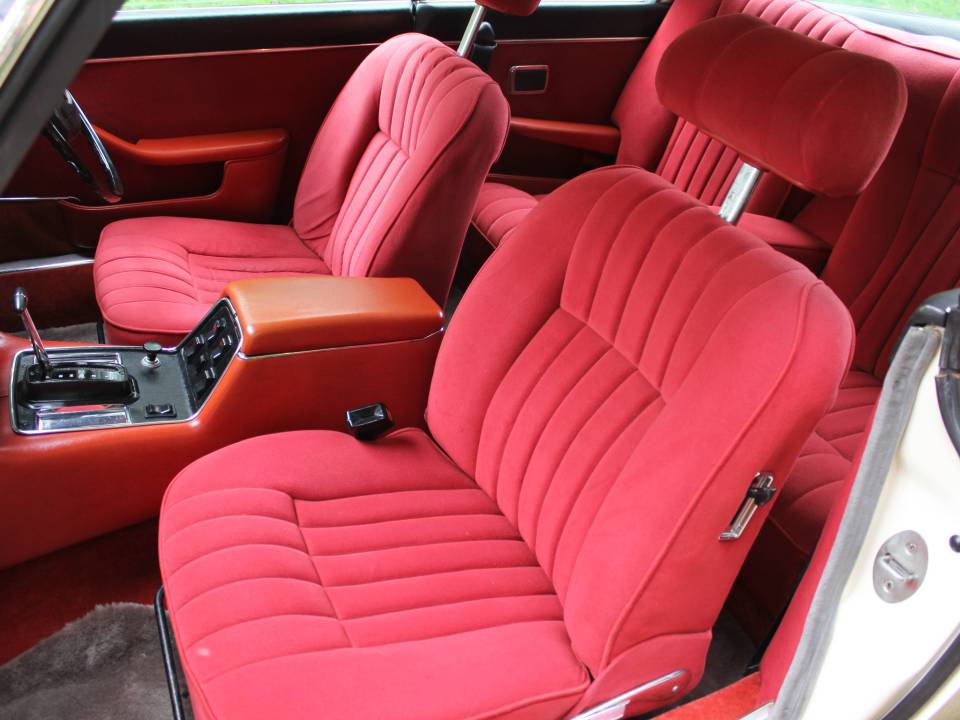 Image 13/14 of Daimler Sovereign 4.2 (1977)