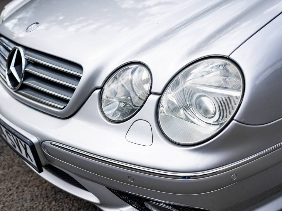 Image 35/36 of Mercedes-Benz CL 500 (2004)