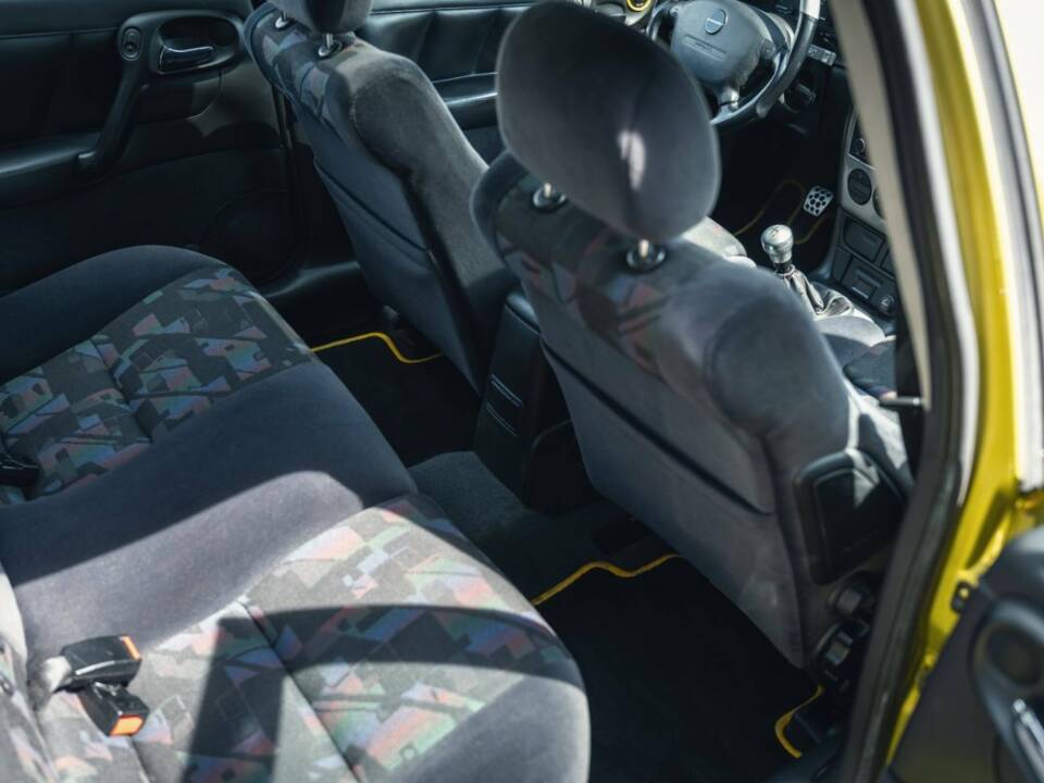 Bild 10/15 von Opel Vectra 2,5 i500 (1998)