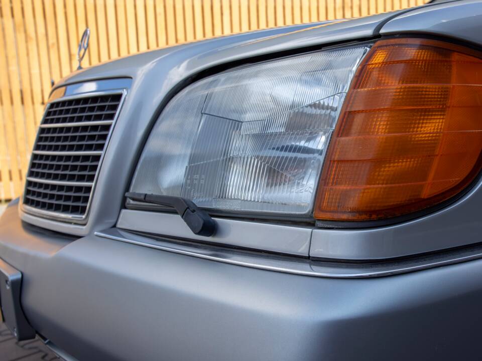 Image 14/59 of Mercedes-Benz 600 SEL (1992)
