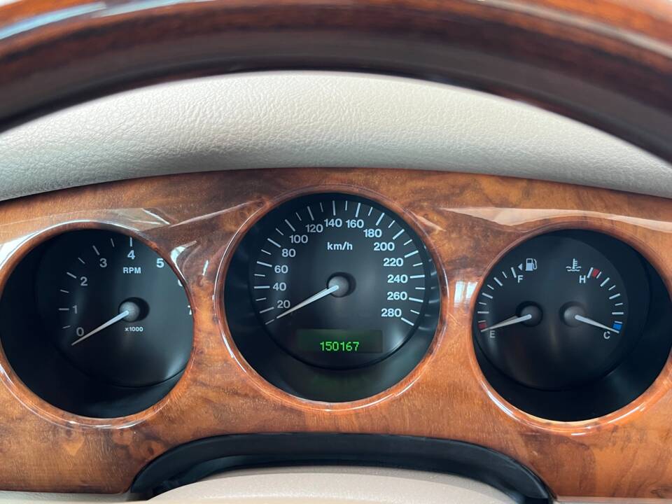 Image 15/50 of Jaguar XJ 8 Sovereign (2000)