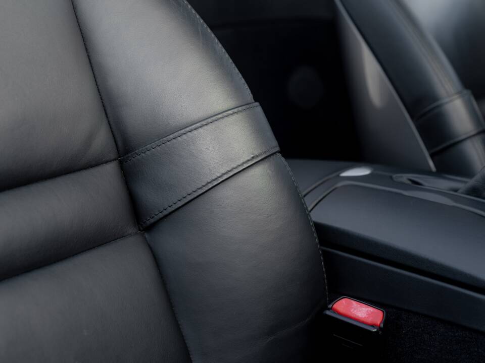 Image 71/84 of BMW Z8 (2001)