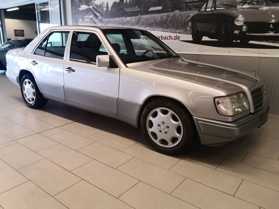 Bild 5/19 von Mercedes-Benz E 420 (1994)