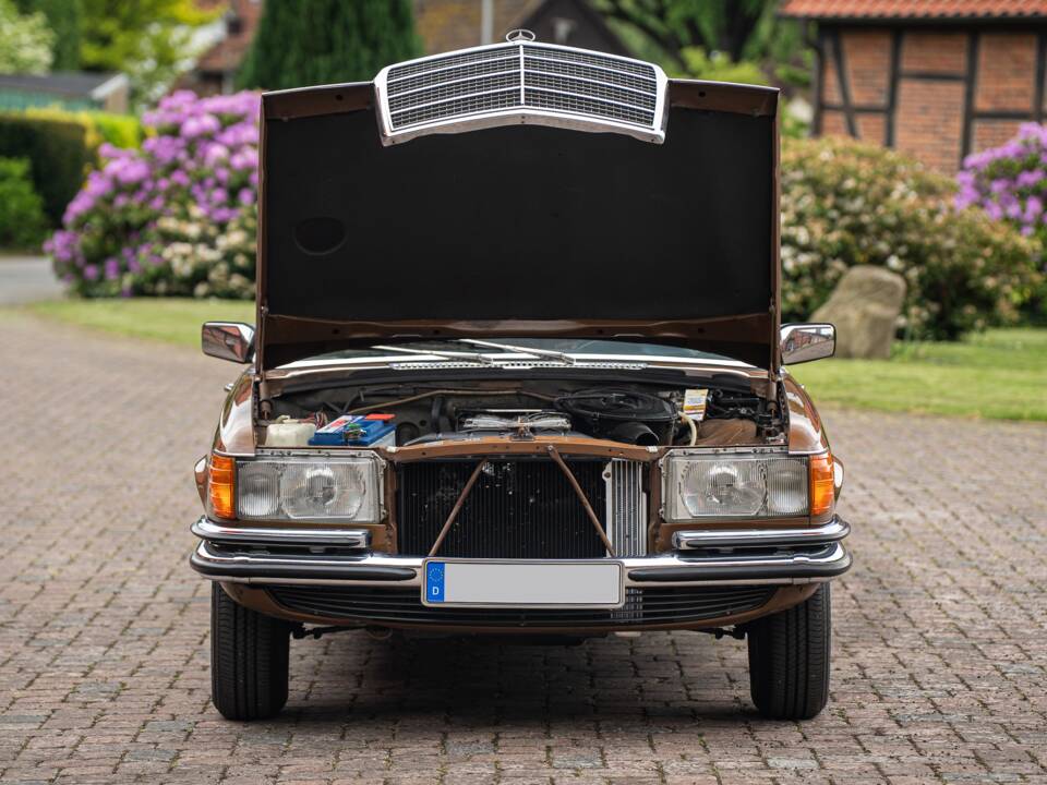 Image 8/81 of Mercedes-Benz 280 SE (1979)