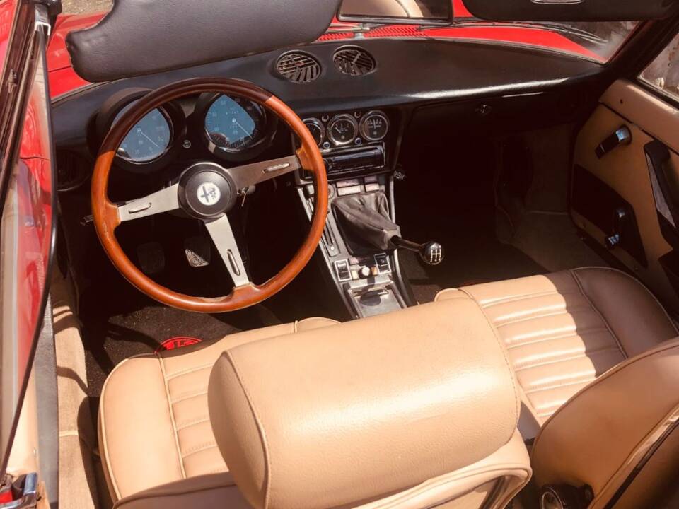 Image 11/16 of Alfa Romeo 2000 Spider Veloce (1979)