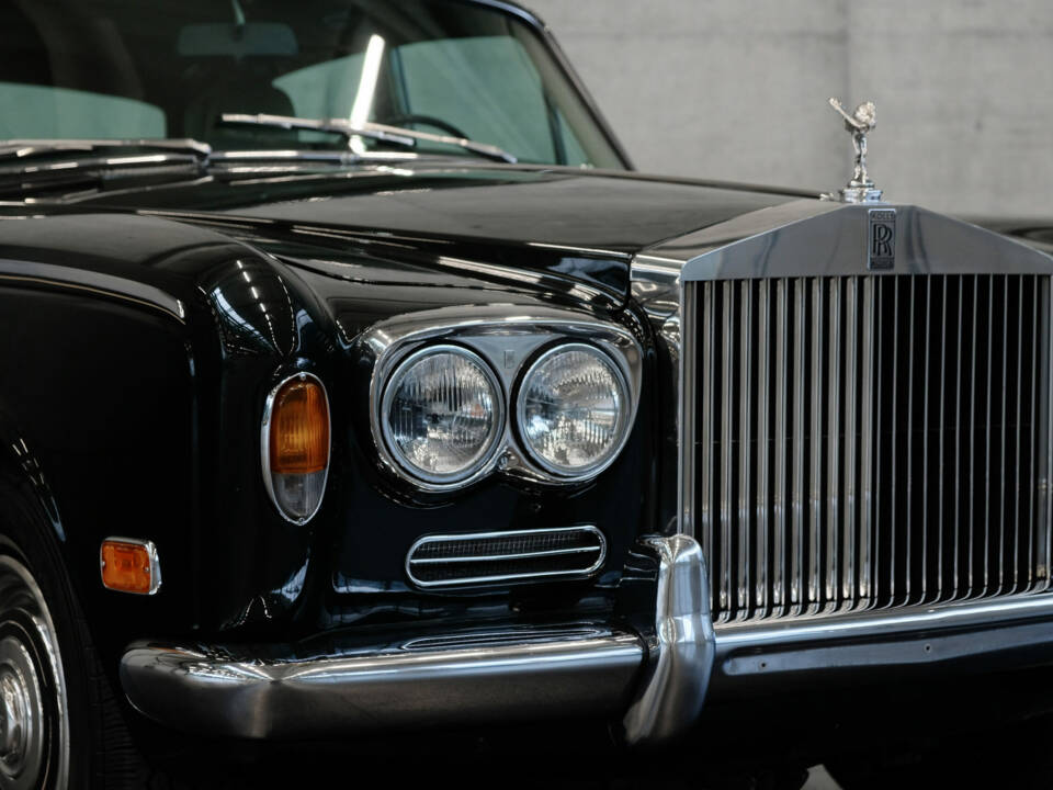 Immagine 7/23 di Rolls-Royce Silver Shadow I (1971)