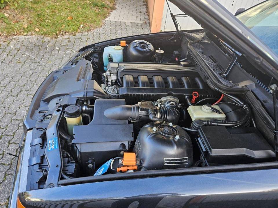 Bild 9/17 von BMW 325i (1992)