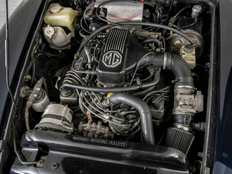 Immagine 36/50 di MG RV8 (1991)