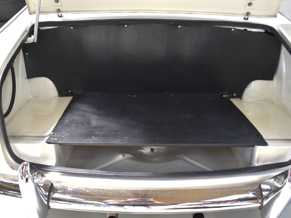 Bild 23/41 von Triumph TR 4A IRS (1965)