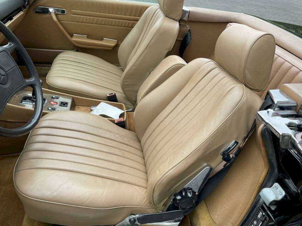 Image 21/36 de Mercedes-Benz 560 SL (1986)