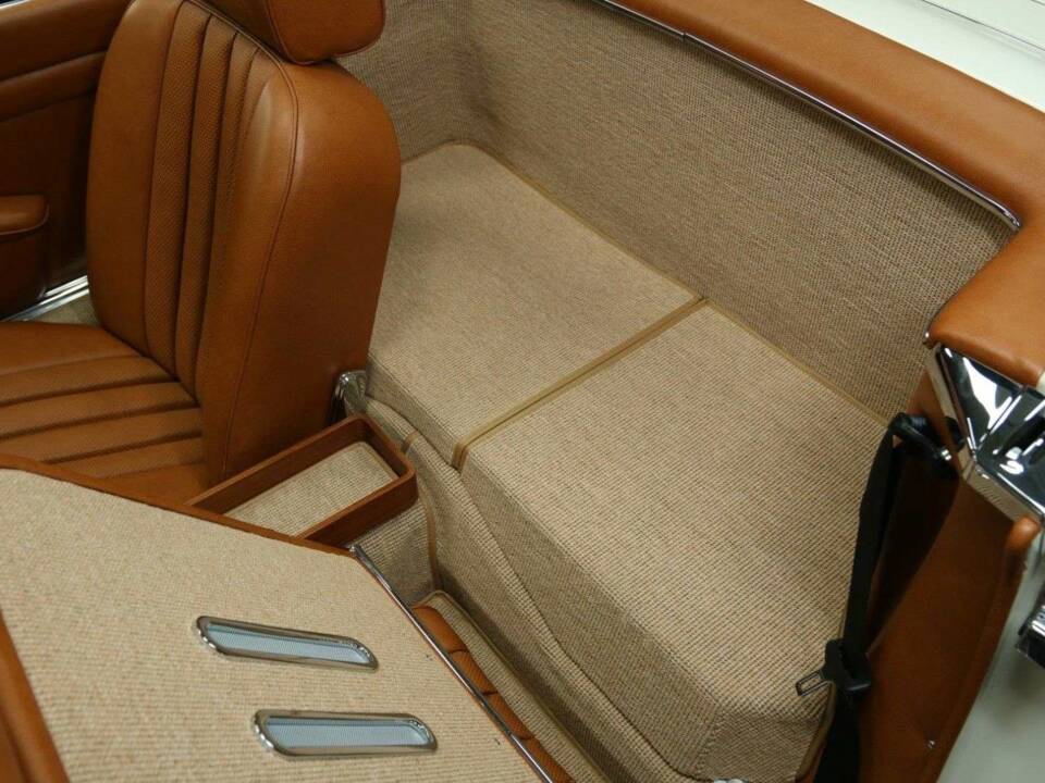 Image 21/50 of Mercedes-Benz 230 SL (1965)