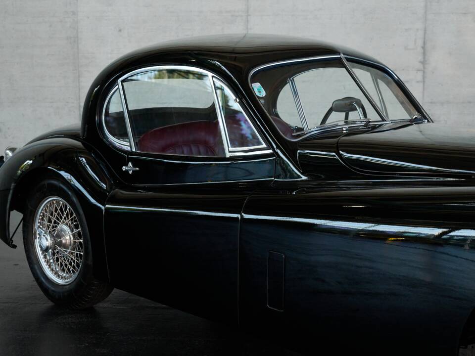 Image 24/48 of Jaguar XK 120 FHC (1954)