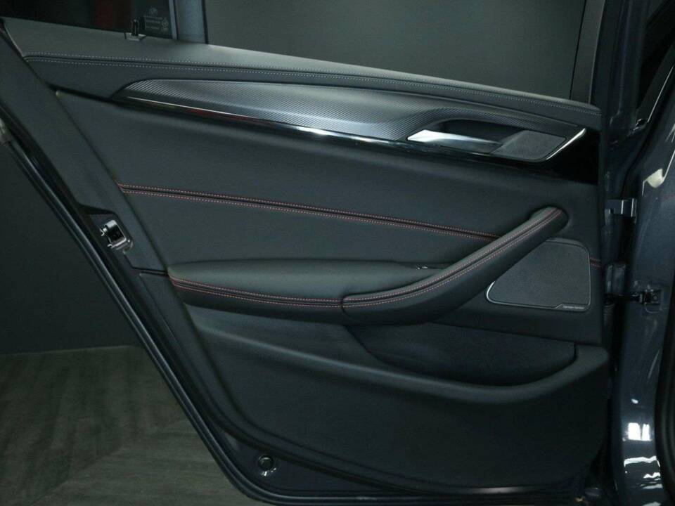 Image 11/50 of BMW M5 xDrive (2022)