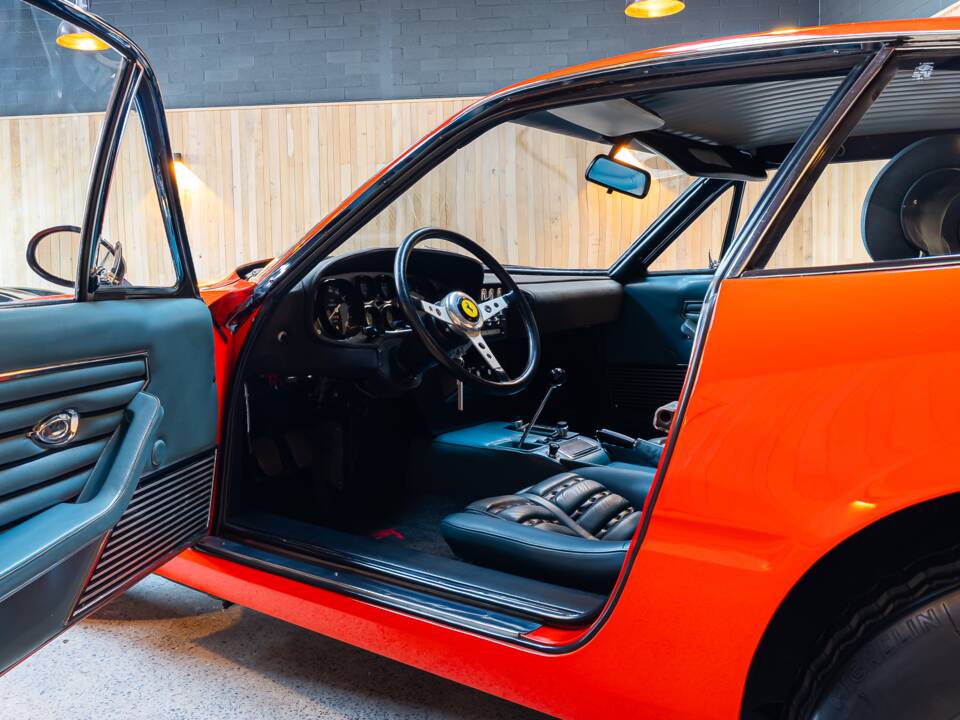 Image 40/74 of Ferrari 365 GTB/4 Daytona (1971)