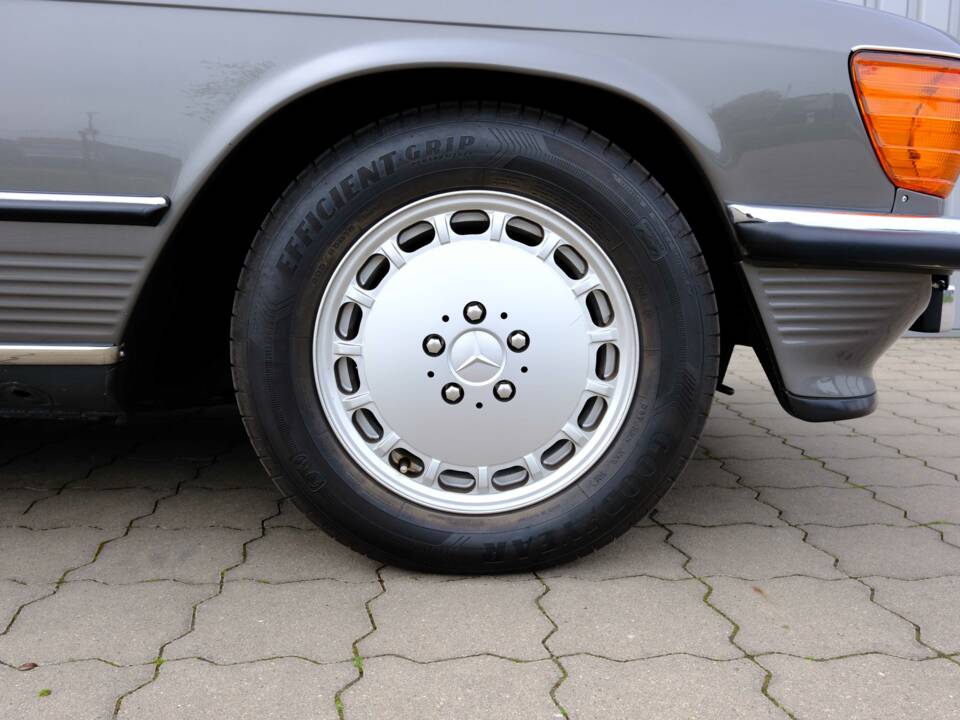 Image 10/97 de Mercedes-Benz 560 SL (1987)